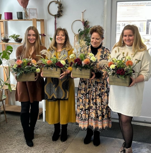 Bedfordshire flower school mothers day experiences and unique gifts